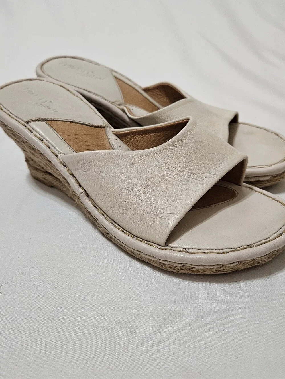 Born Drilles Women's Espadrilles Wedge Sandals Cream Size 9 US Comfort Shoe